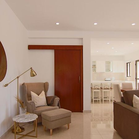Phaedrus Living: City View Luxury Flat Androcleous Pafos Exterior foto