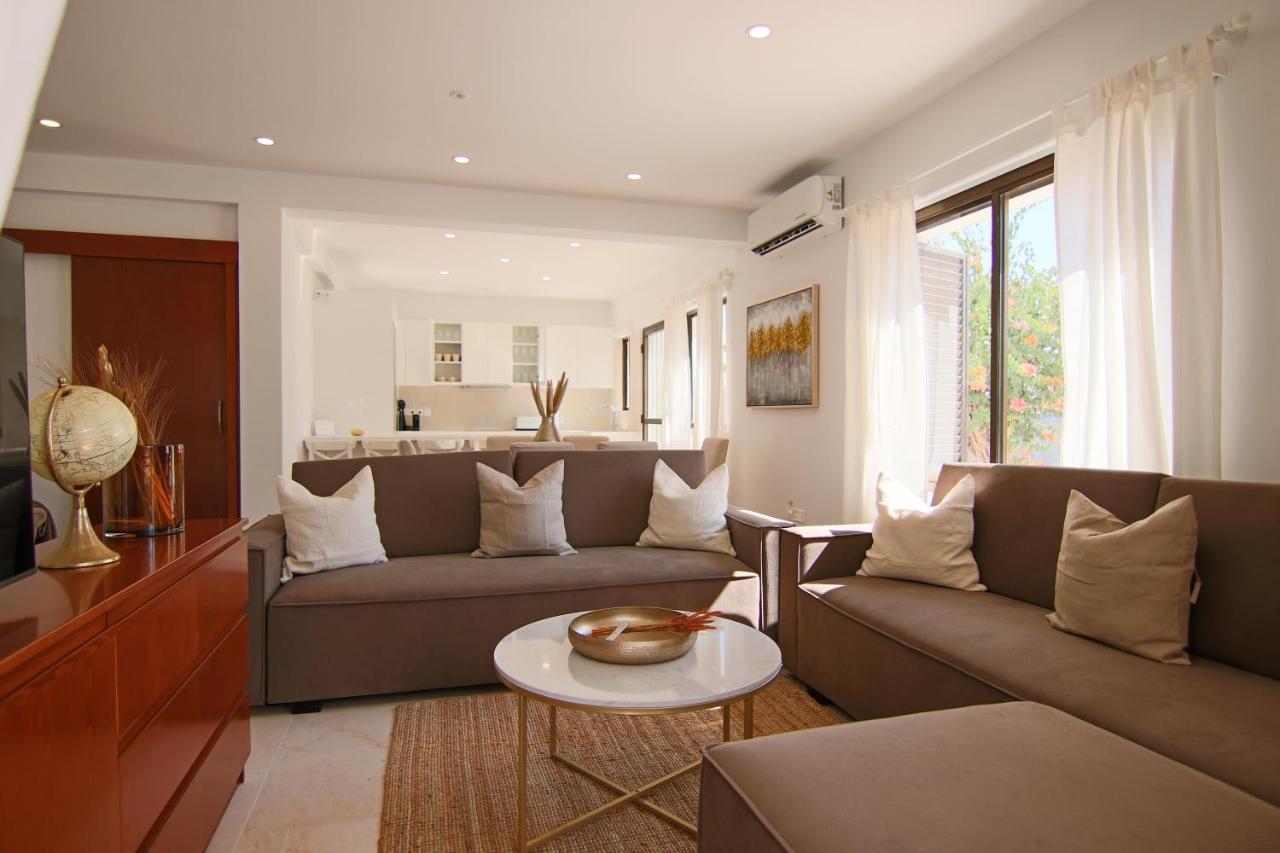 Phaedrus Living: City View Luxury Flat Androcleous Pafos Exterior foto